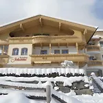 Apartamento Ahornblick Im Johanna In Hippach-mayrhofen - Naehe Skipiste Hippach